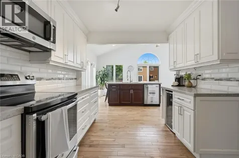 37 Melissa Crescent Waterdown ON L9H 7C5