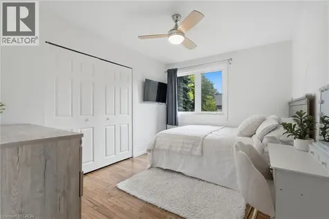 37 Melissa Crescent Waterdown ON L9H 7C5