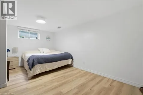 37 Melissa Crescent Waterdown ON L9H 7C5