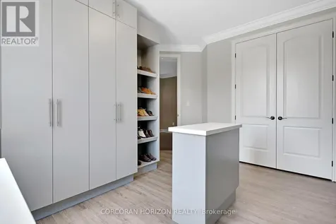 258 Edgewater Crescent Kitchener ON N2A 4M2