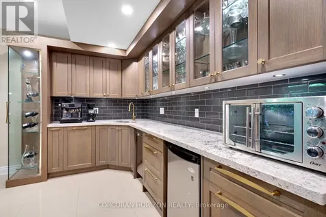 258 Edgewater Crescent Kitchener ON N2A 4M2