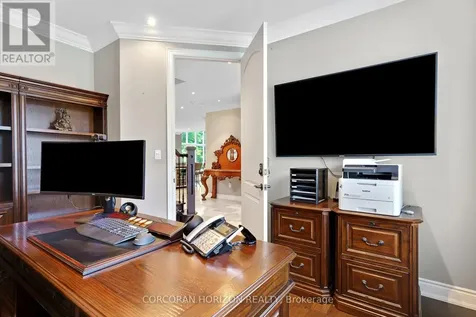 258 Edgewater Crescent Kitchener ON N2A 4M2