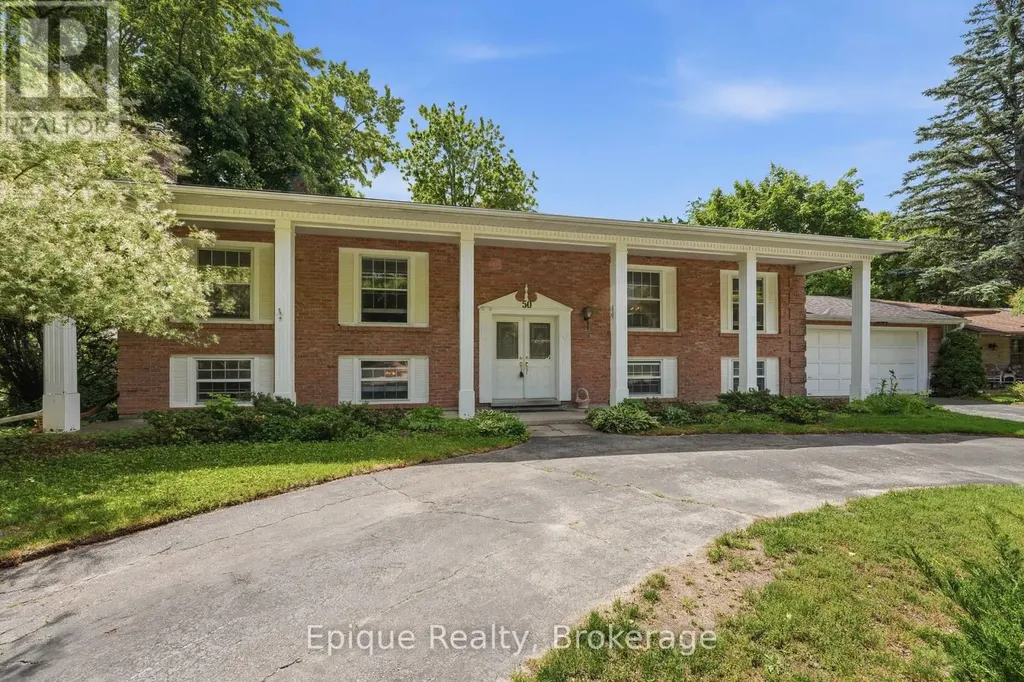 50 Combermere Crescent Waterloo ON N2L 5B1