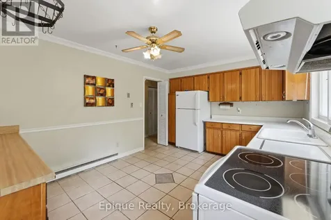 50 Combermere Crescent Waterloo ON N2L 5B1