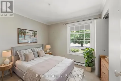 50 Combermere Crescent Waterloo ON N2L 5B1