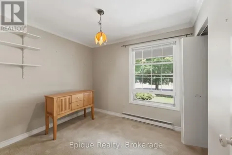 50 Combermere Crescent Waterloo ON N2L 5B1