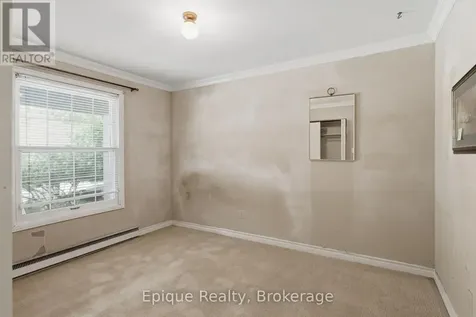 50 Combermere Crescent Waterloo ON N2L 5B1