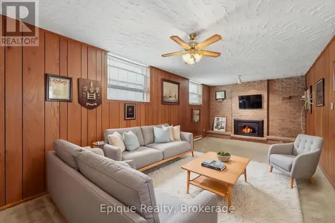 50 Combermere Crescent Waterloo ON N2L 5B1