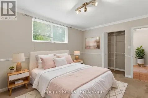 50 Combermere Crescent Waterloo ON N2L 5B1