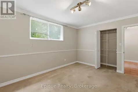 50 Combermere Crescent Waterloo ON N2L 5B1