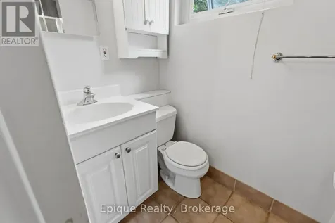 50 Combermere Crescent Waterloo ON N2L 5B1