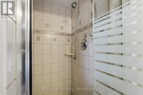 50 Combermere Crescent Waterloo ON N2L 5B1