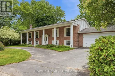 50 Combermere Crescent Waterloo ON N2L 5B1
