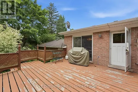 50 Combermere Crescent Waterloo ON N2L 5B1