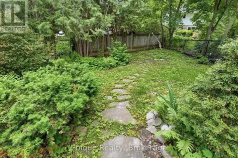 50 Combermere Crescent Waterloo ON N2L 5B1