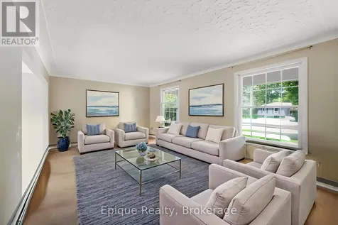 50 Combermere Crescent Waterloo ON N2L 5B1