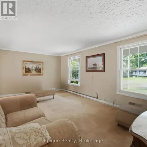 50 Combermere Crescent Waterloo ON N2L 5B1
