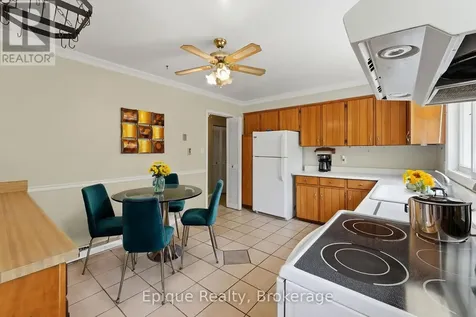 50 Combermere Crescent Waterloo ON N2L 5B1