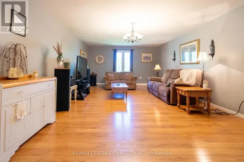 176 Eastman Avenue Adelaide Metcalfe ON N7G 3K1