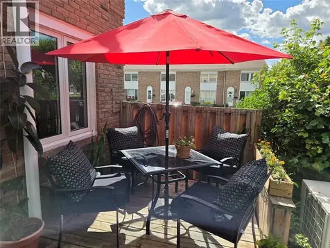 877 Carleton Place Sarnia ON N7T 3V8