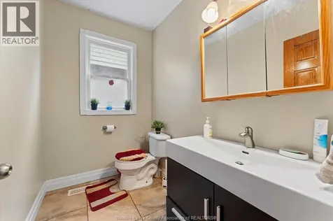 1571 Goyeau Windsor ON N8X 3L5