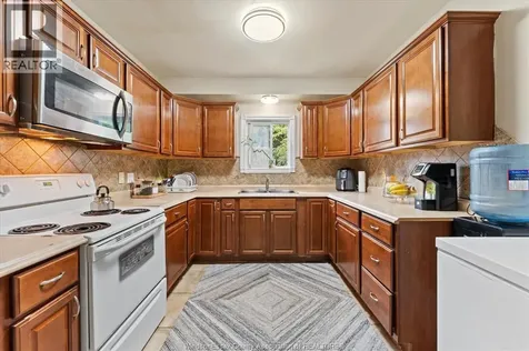 1571 Goyeau Windsor ON N8X 3L5