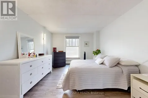 2 Glamorgan Avenue Toronto (dorset Park) ON M1P 2M8