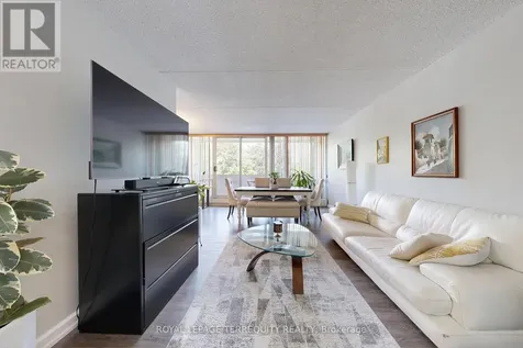 2 Glamorgan Avenue Toronto (dorset Park) ON M1P 2M8