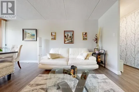 2 Glamorgan Avenue Toronto (dorset Park) ON M1P 2M8