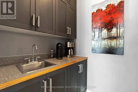 137 Goodman Drive Ottawa ON K2W 1C7