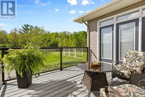 137 Goodman Drive Ottawa ON K2W 1C7