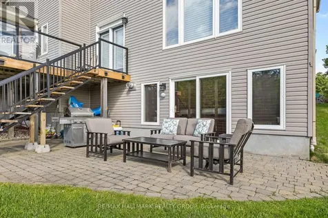 137 Goodman Drive Ottawa ON K2W 1C7