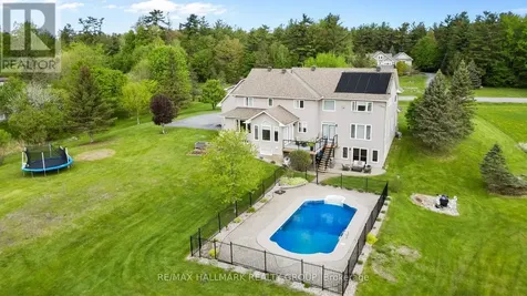 137 Goodman Drive Ottawa ON K2W 1C7