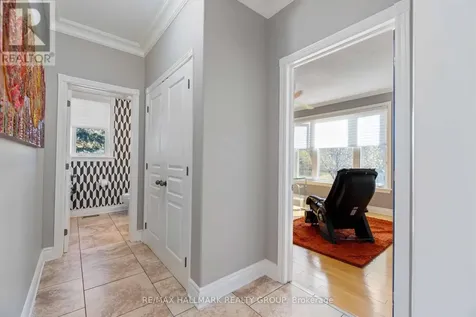 137 Goodman Drive Ottawa ON K2W 1C7