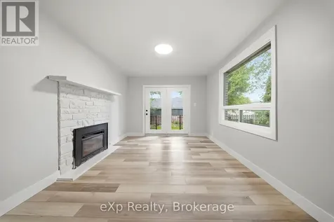 42 Rosewood Avenue Belleville (belleville Ward) ON K8N 4E9