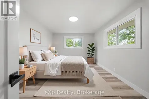 42 Rosewood Avenue Belleville (belleville Ward) ON K8N 4E9