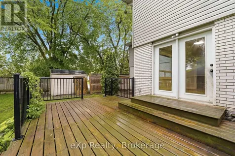 42 Rosewood Avenue Belleville (belleville Ward) ON K8N 4E9