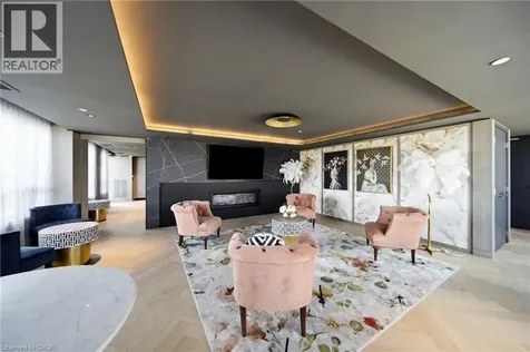 395 Dundas Street West Oakville ON L6M 4M2