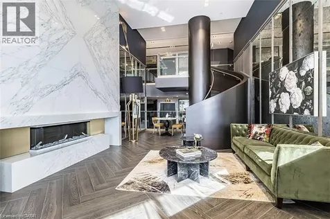 395 Dundas Street West Oakville ON L6M 4M2