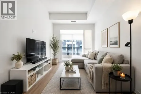 395 Dundas Street West Oakville ON L6M 4M2