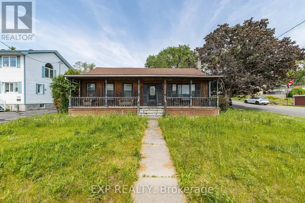 789 Blair Road East Ottawa ON K1J 7M5