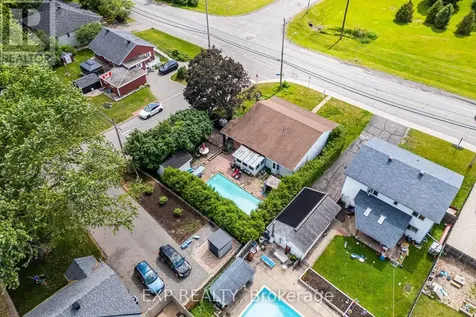 789 Blair Road East Ottawa ON K1J 7M5