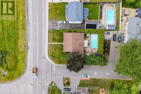 789 Blair Road East Ottawa ON K1J 7M5