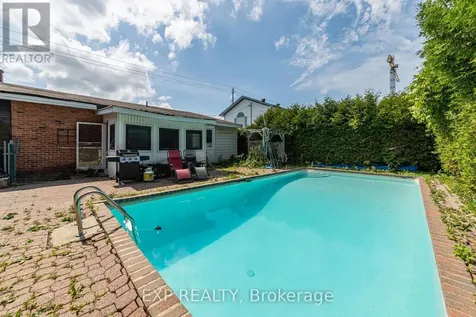 789 Blair Road East Ottawa ON K1J 7M5