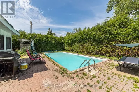 789 Blair Road East Ottawa ON K1J 7M5