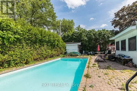 789 Blair Road East Ottawa ON K1J 7M5