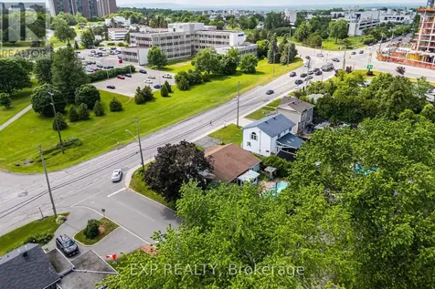 789 Blair Road East Ottawa ON K1J 7M5