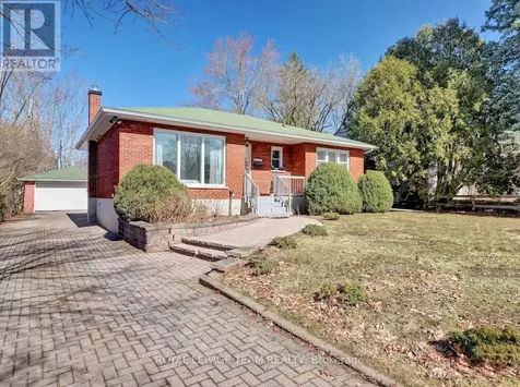 1233 Cheverton Avenue Ottawa ON K1H 7P5