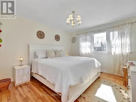 1233 Cheverton Avenue Ottawa ON K1H 7P5