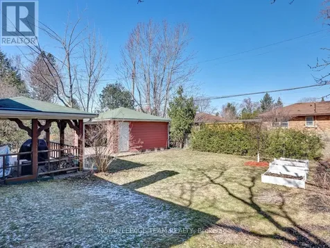1233 Cheverton Avenue Ottawa ON K1H 7P5